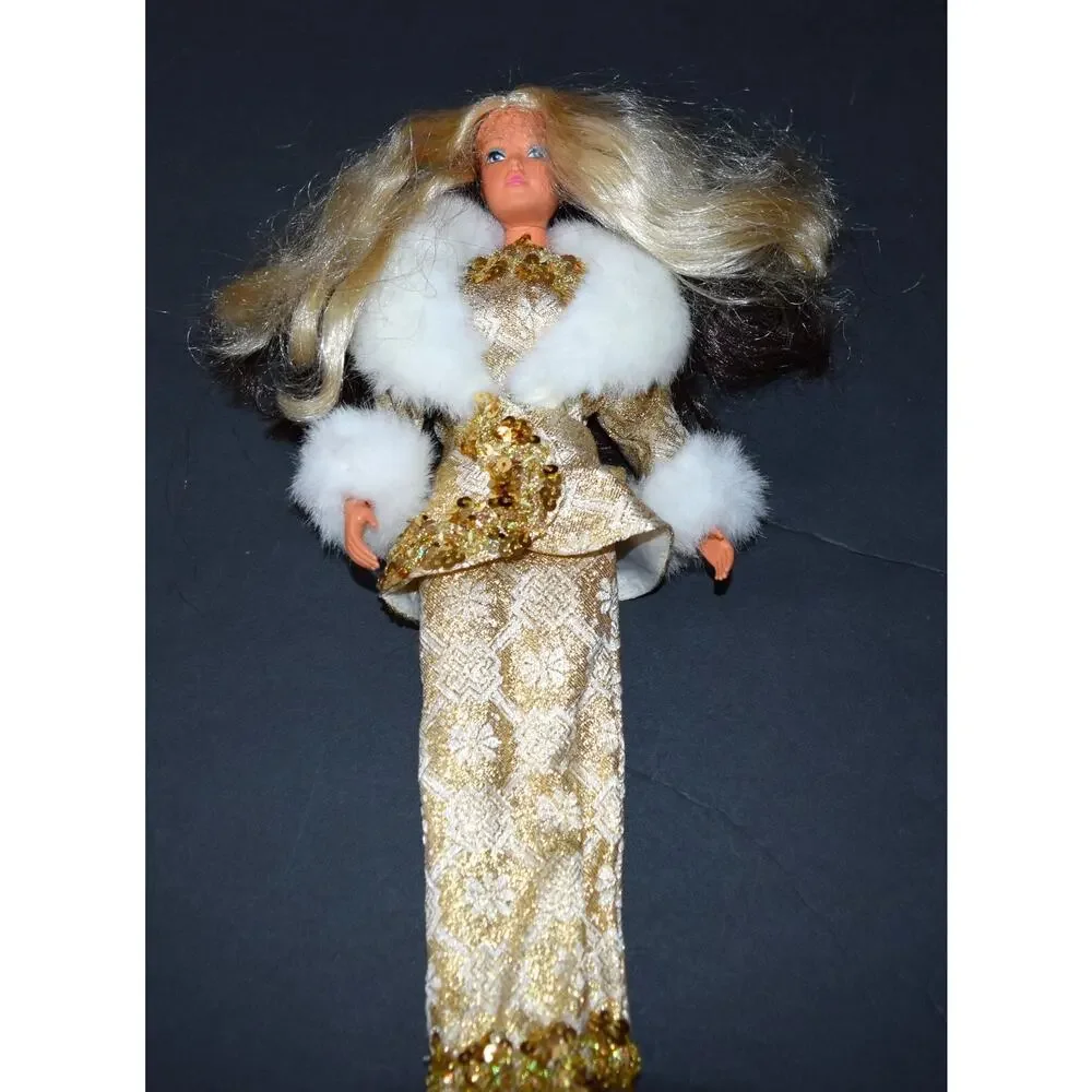 Vtg 1975 Barbie Gold Gown Evening Dress Doll Rare-rotating scalp blond brunette